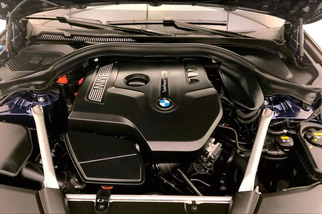 Used 2019 Mediterranean Blue Metallic BMW  image 9
