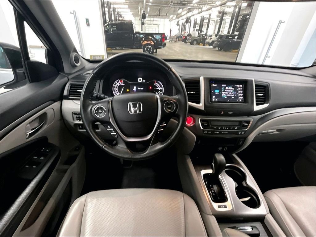 Used 2019 Gray Honda RTL image 17