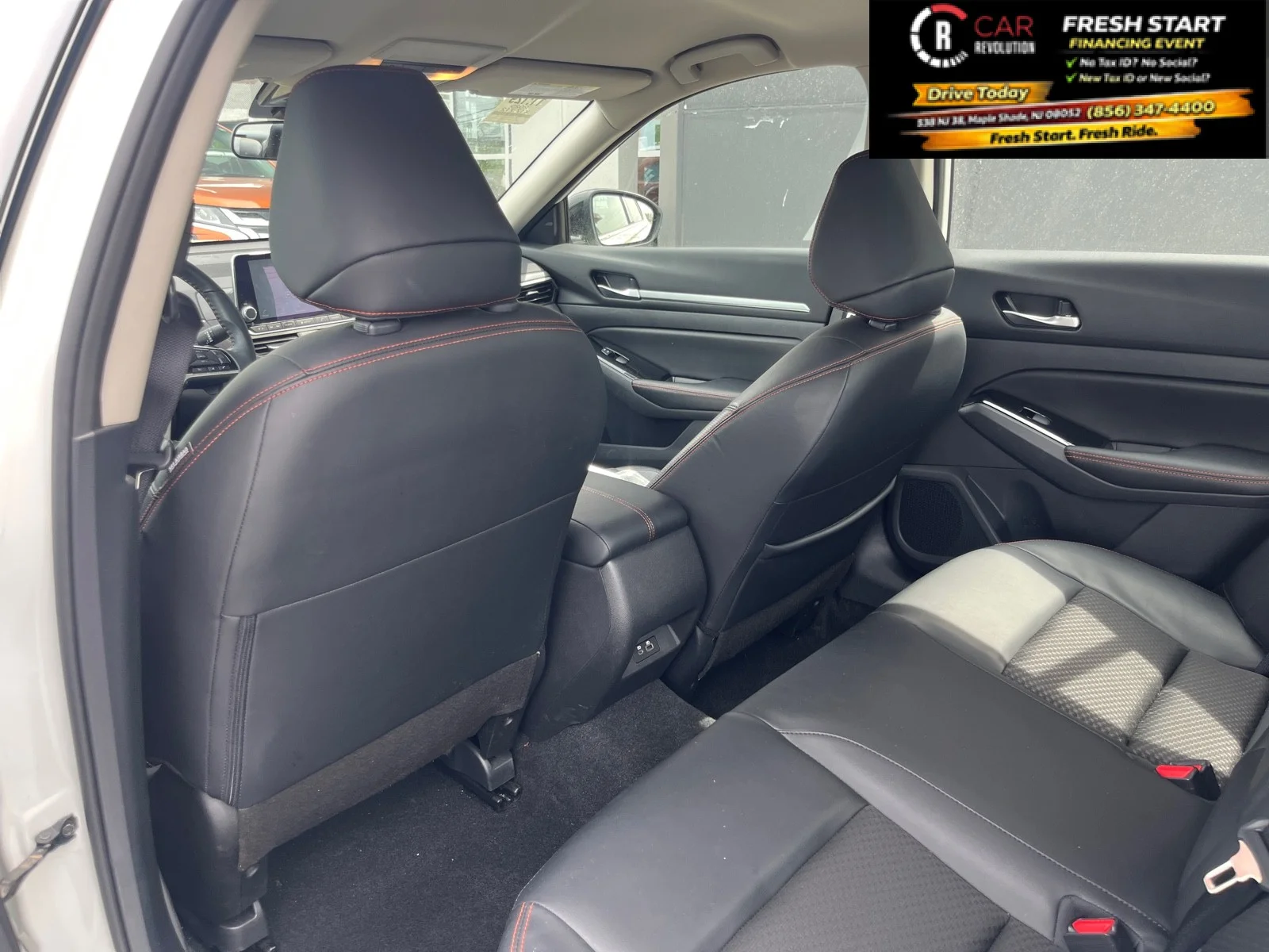 Used 2025 Pearl White Tricoat Nissan SR image 27