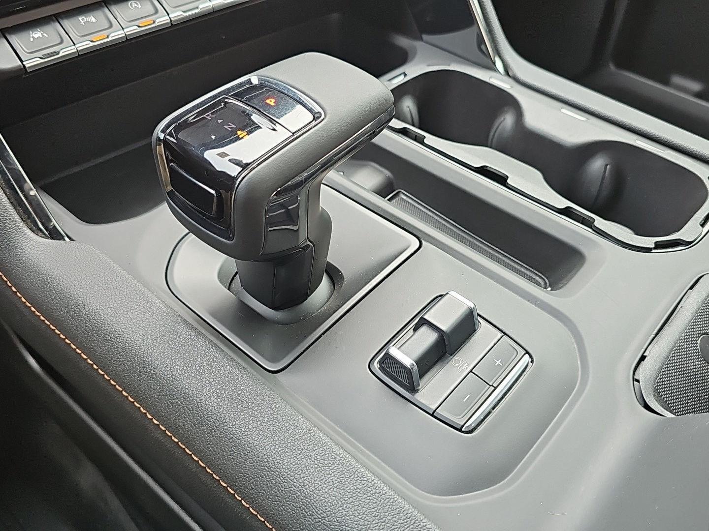 Used 2025 Summit White GMC AT4 image 21