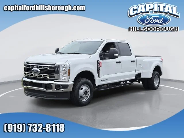 Used 2025 White Ford XLT image 1