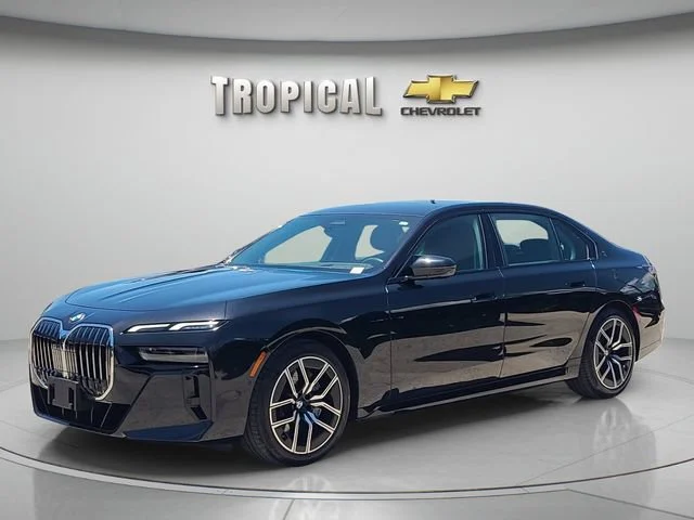 2023 BMW 7 Series 740i