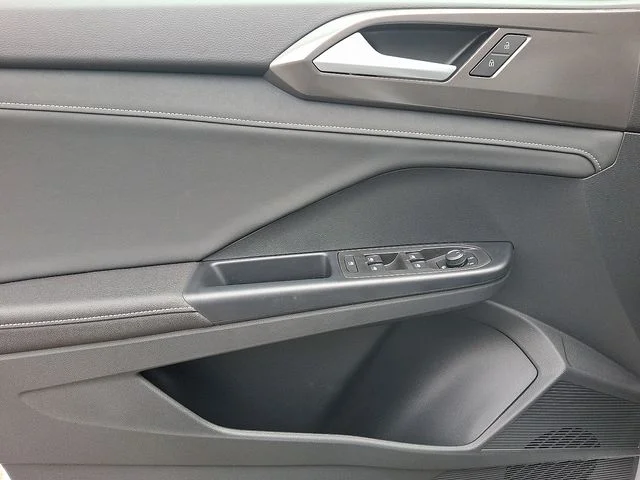New 2026 White Volkswagen 1.5T SE Black image 8