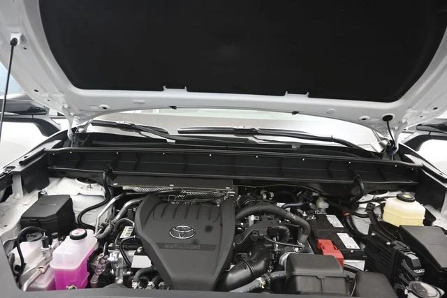 New 2026 Wind Chill Pearl <sup>1</sup> Toyota  XSE image 16