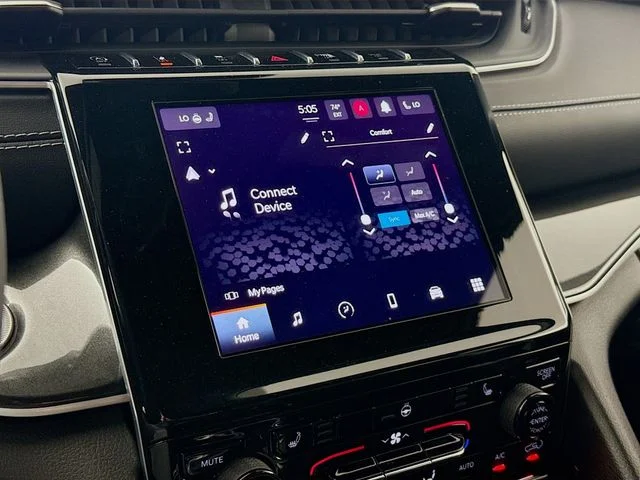 Used 2023 White Jeep Altitude X image 14