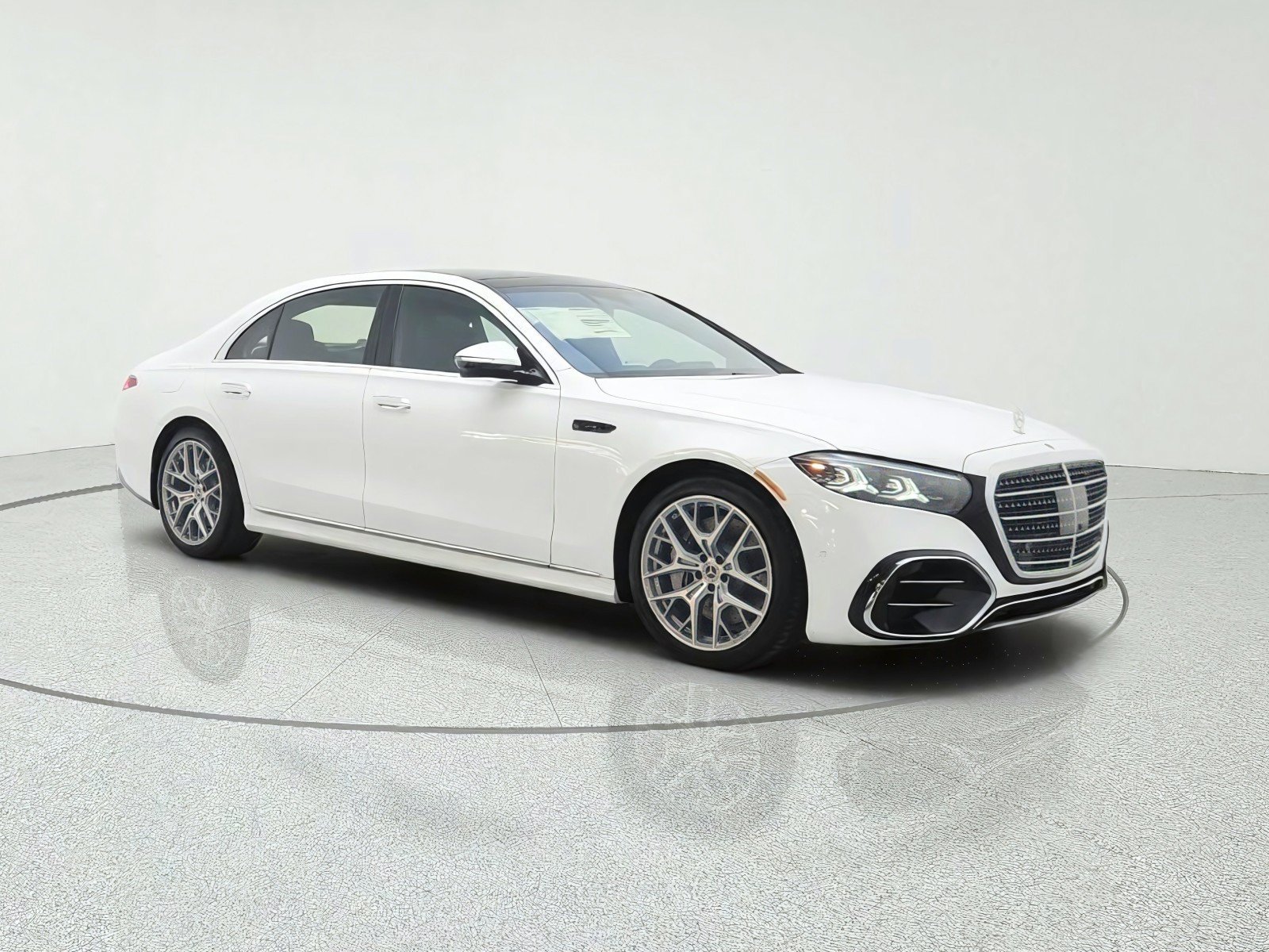 New 2027 MANUFAKTUR Moonlight White Metallic Mercedes-Benz S 580 4MATIC® Sedan image 24