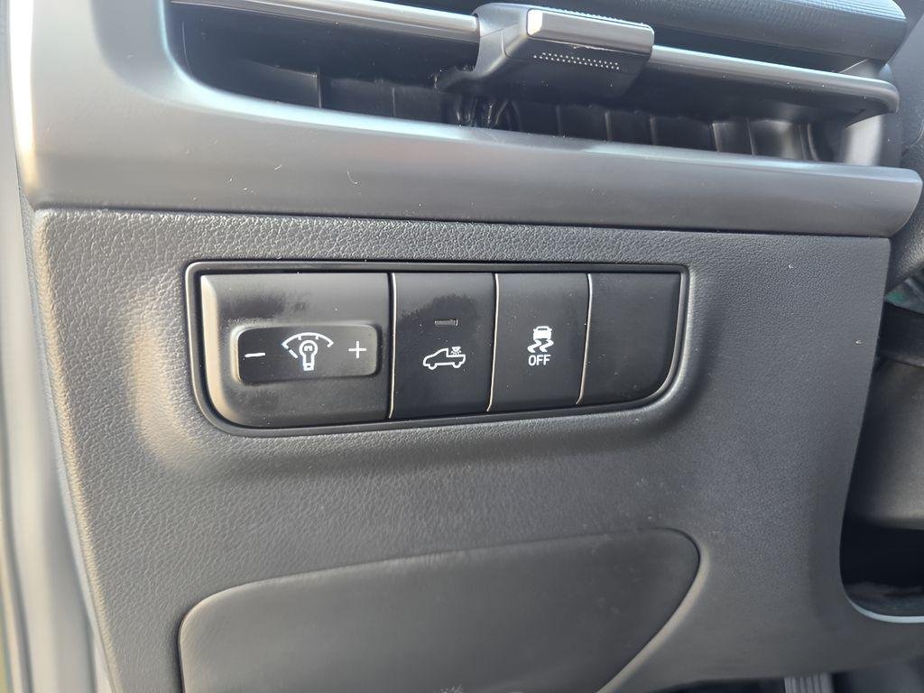 New 2026 Atlas White Hyundai SEL Activity AWD image 19