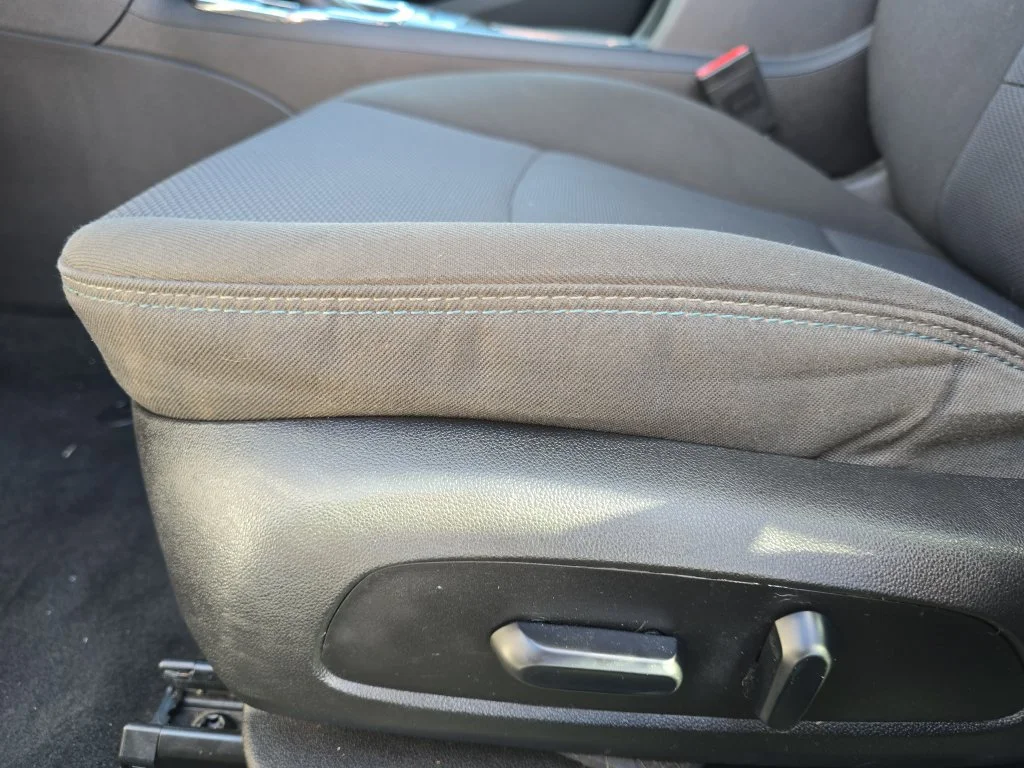 Used 2019 SUMMIT WHITE Chevrolet LT image 30