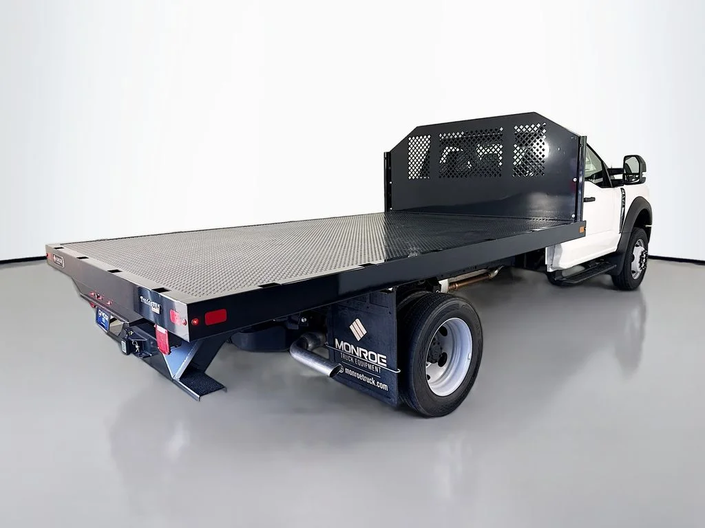 New 2025 Oxford White Ford F-450® XL image 7