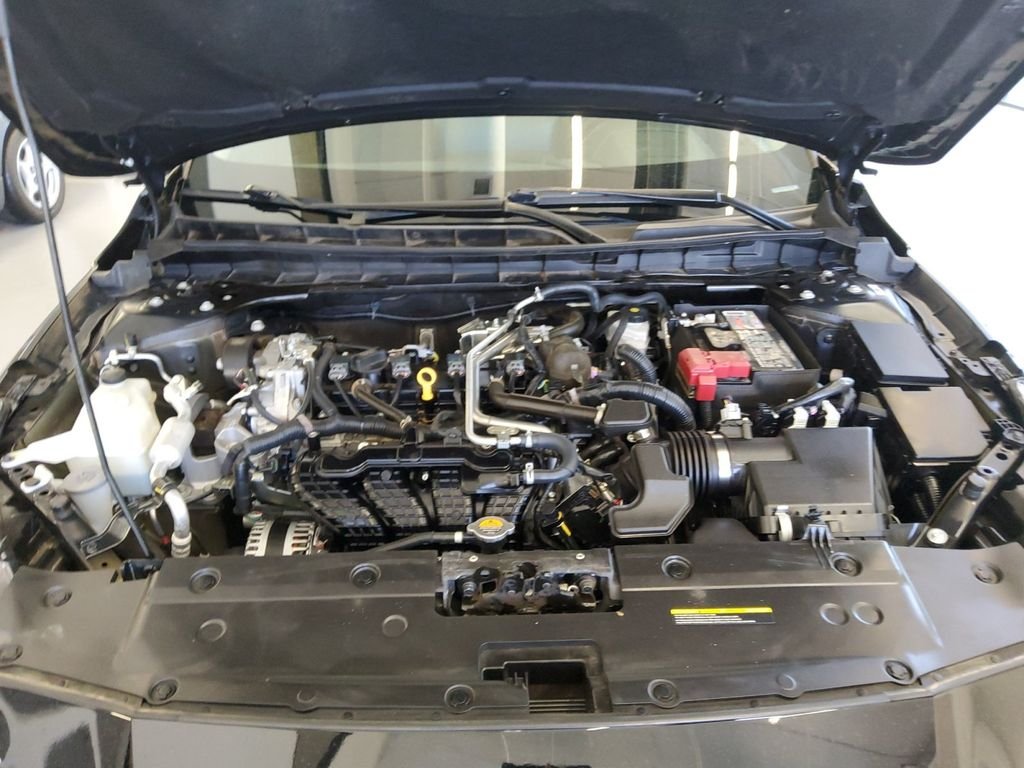 Used 2024 Black Nissan 2.5 SR image 21