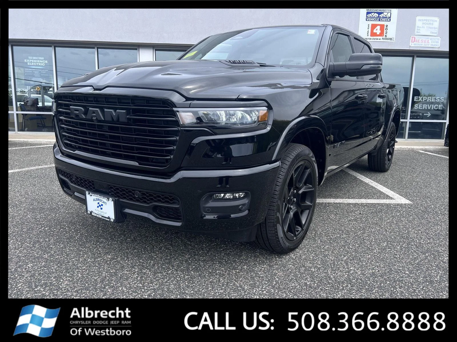 2025 RAM 1500 Laramie 4x4 Crew Cab 5'7's photo