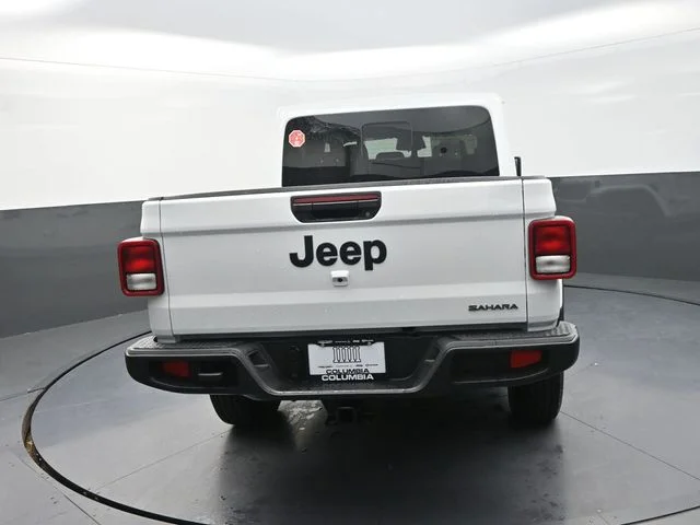 New 2026 Bright White Clear-Coat Exterior Paint Jeep Sahara image 9
