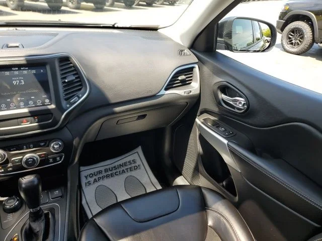 Used 2022 Gray Jeep X image 16