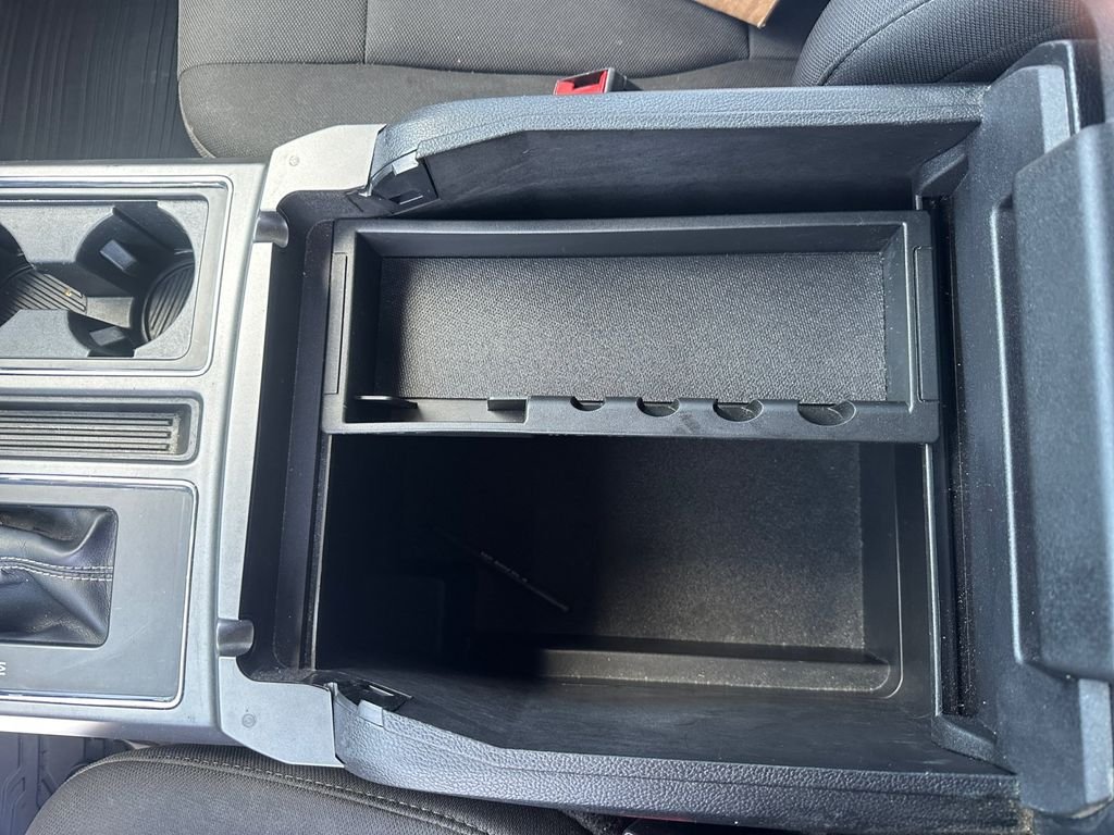 Used 2019 Gray Ford XLT image 11