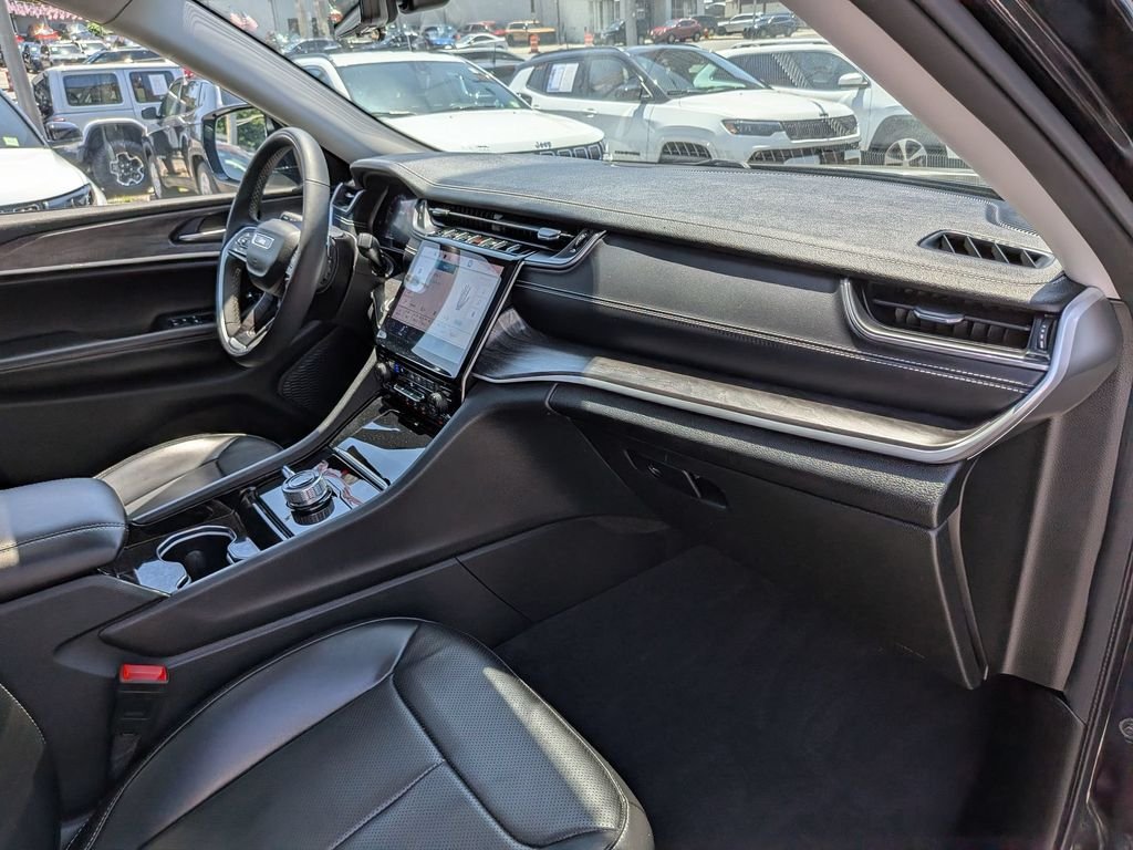 Used 2023 Black Jeep Limited image 30