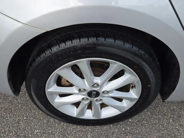 Used 2015 Silver Kia LX image 12