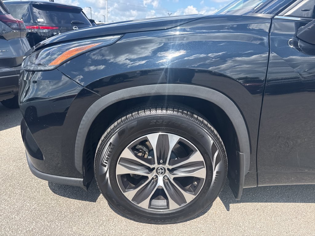Used 2021 Black Toyota XLE image 10