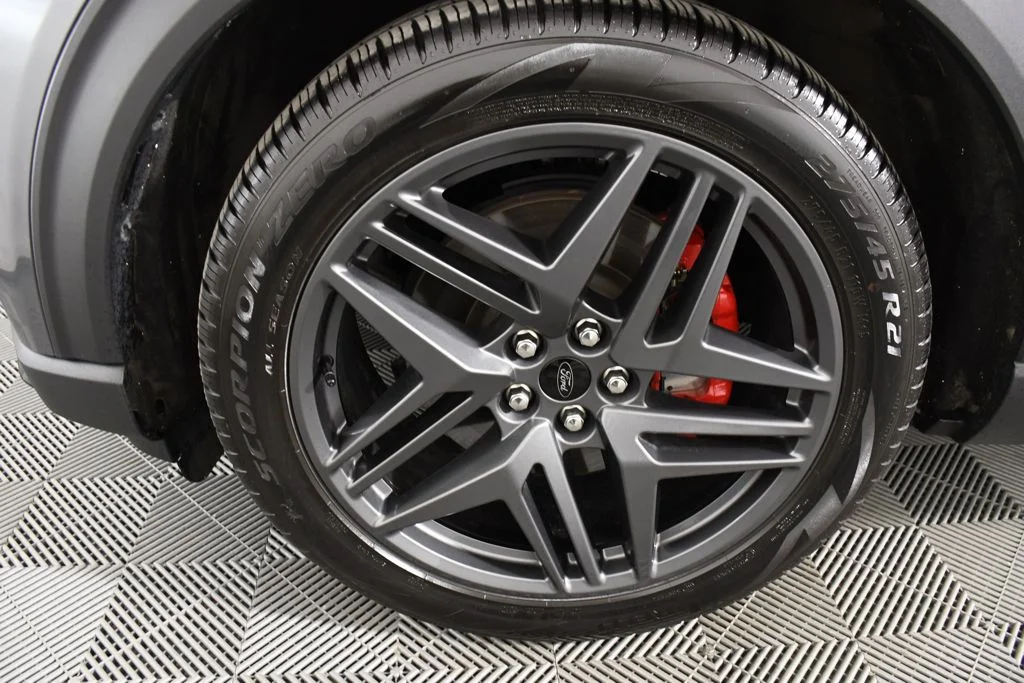 Used 2025 Carbonized Gray Metallic Ford ST image 32