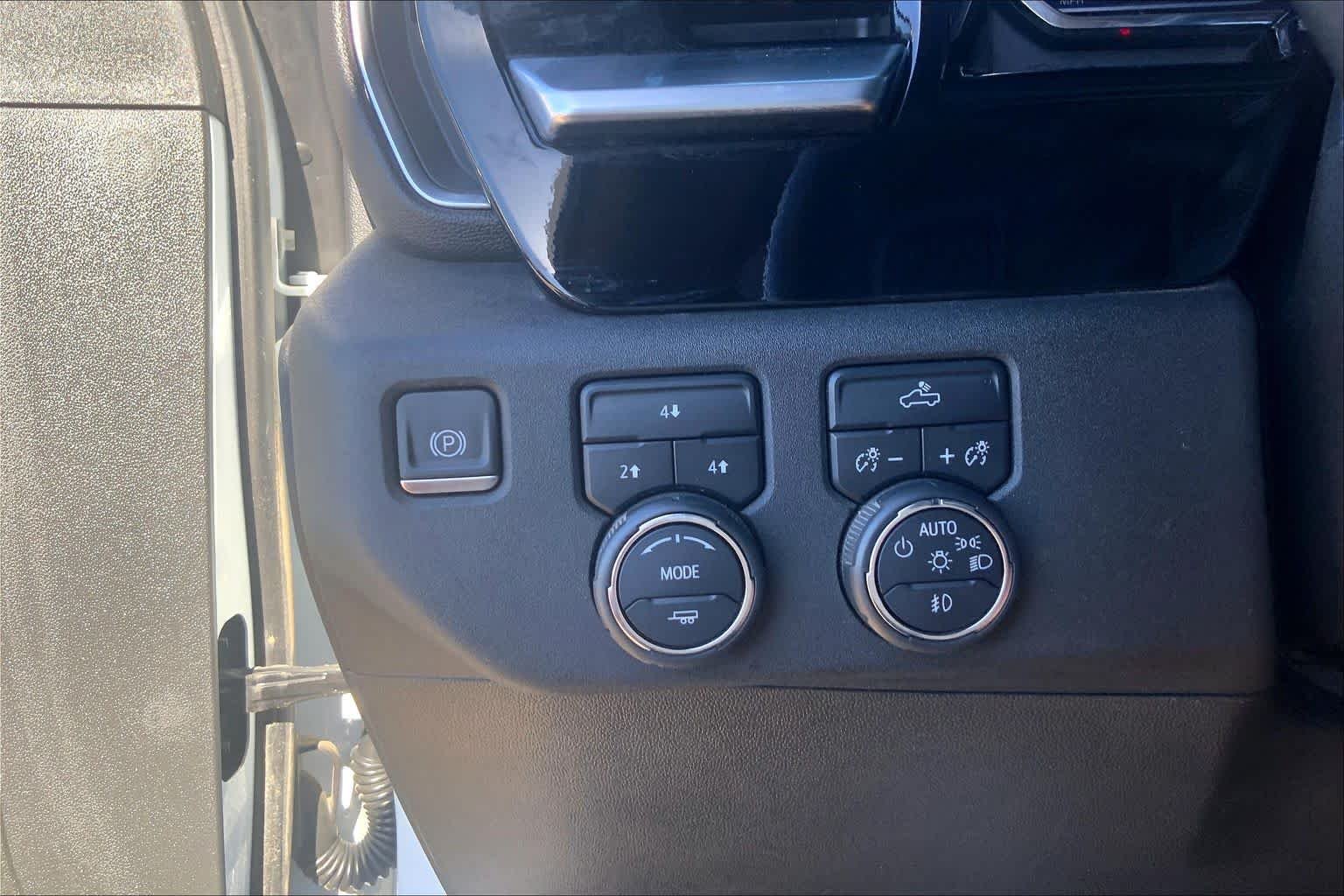 Used 2024 Summit White Chevrolet LT image 35