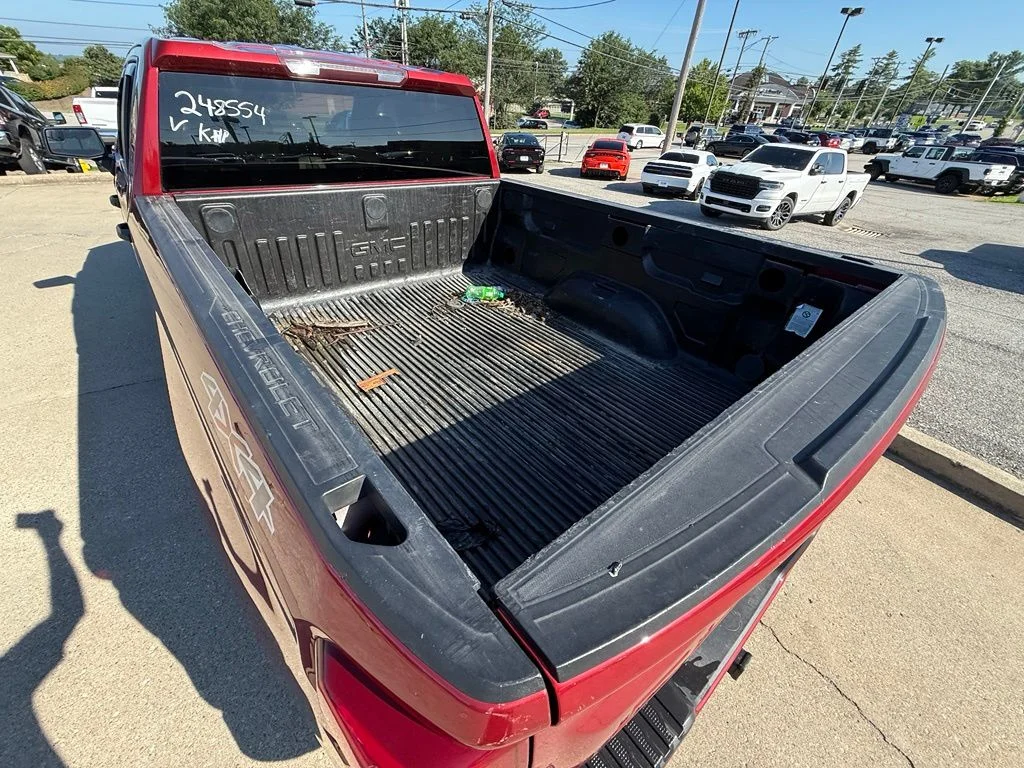 Used 2019 Red Chevrolet Custom image 8