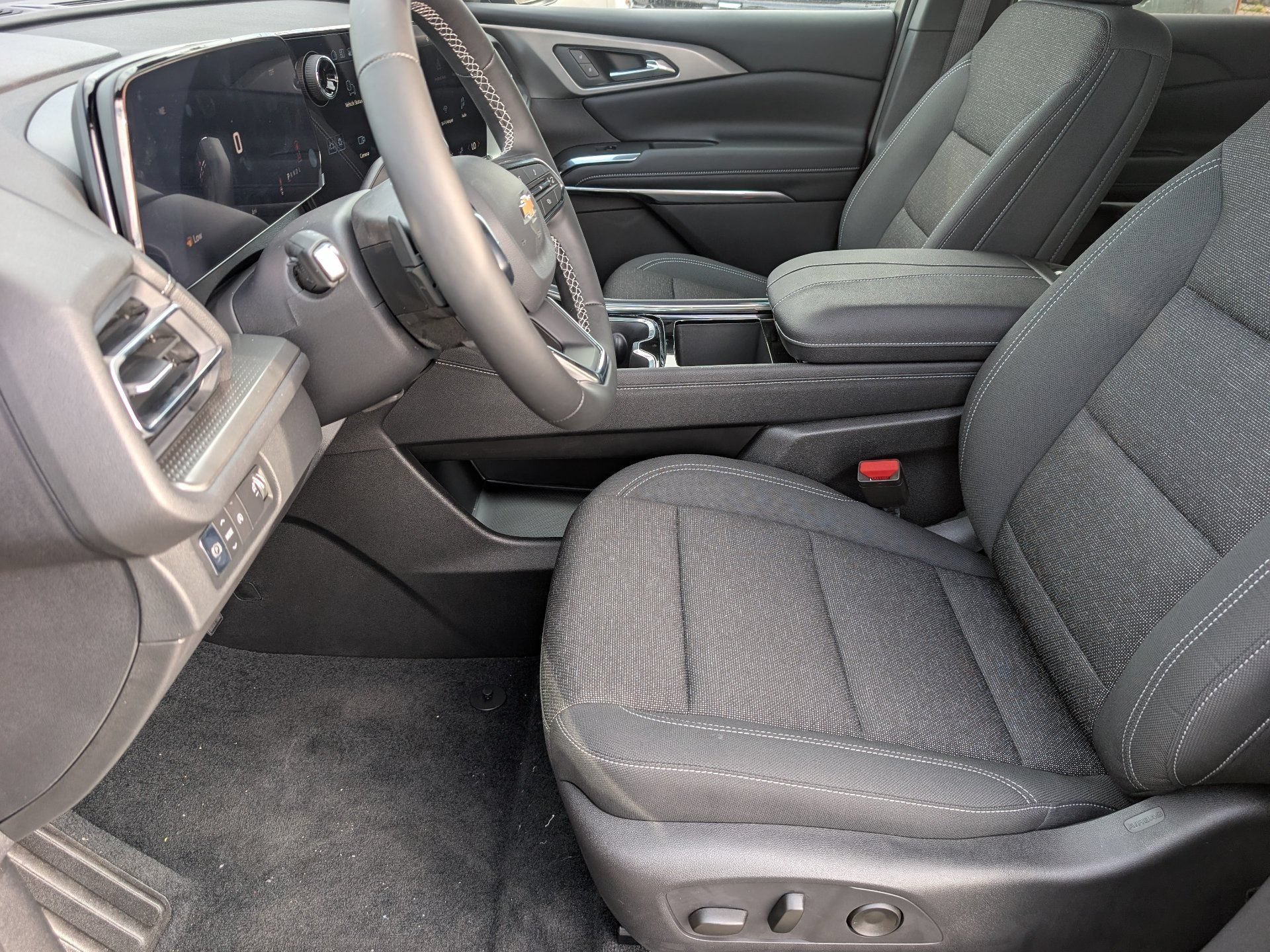 2026 Chevrolet Traverse LT - Photo 18