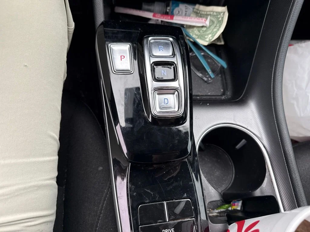 Used 2021 Black Hyundai SE image 20