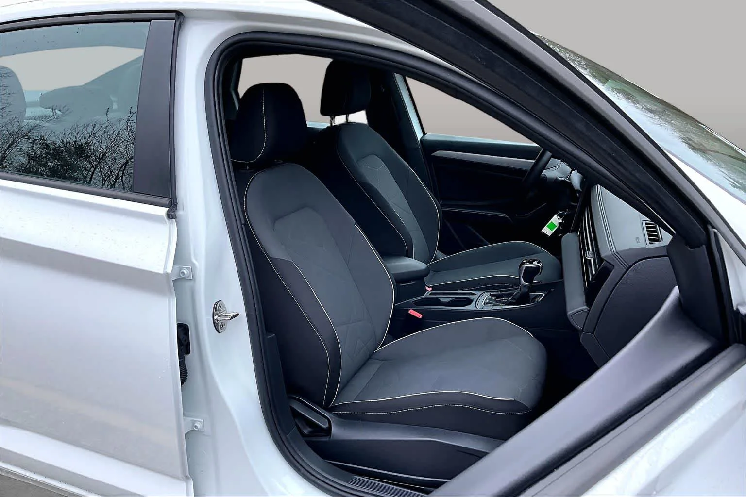 Used 2025 Pure White Volkswagen Sport image 8