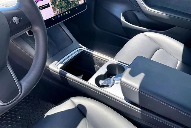 Used 2021 White Tesla Standard Range Plus image 15