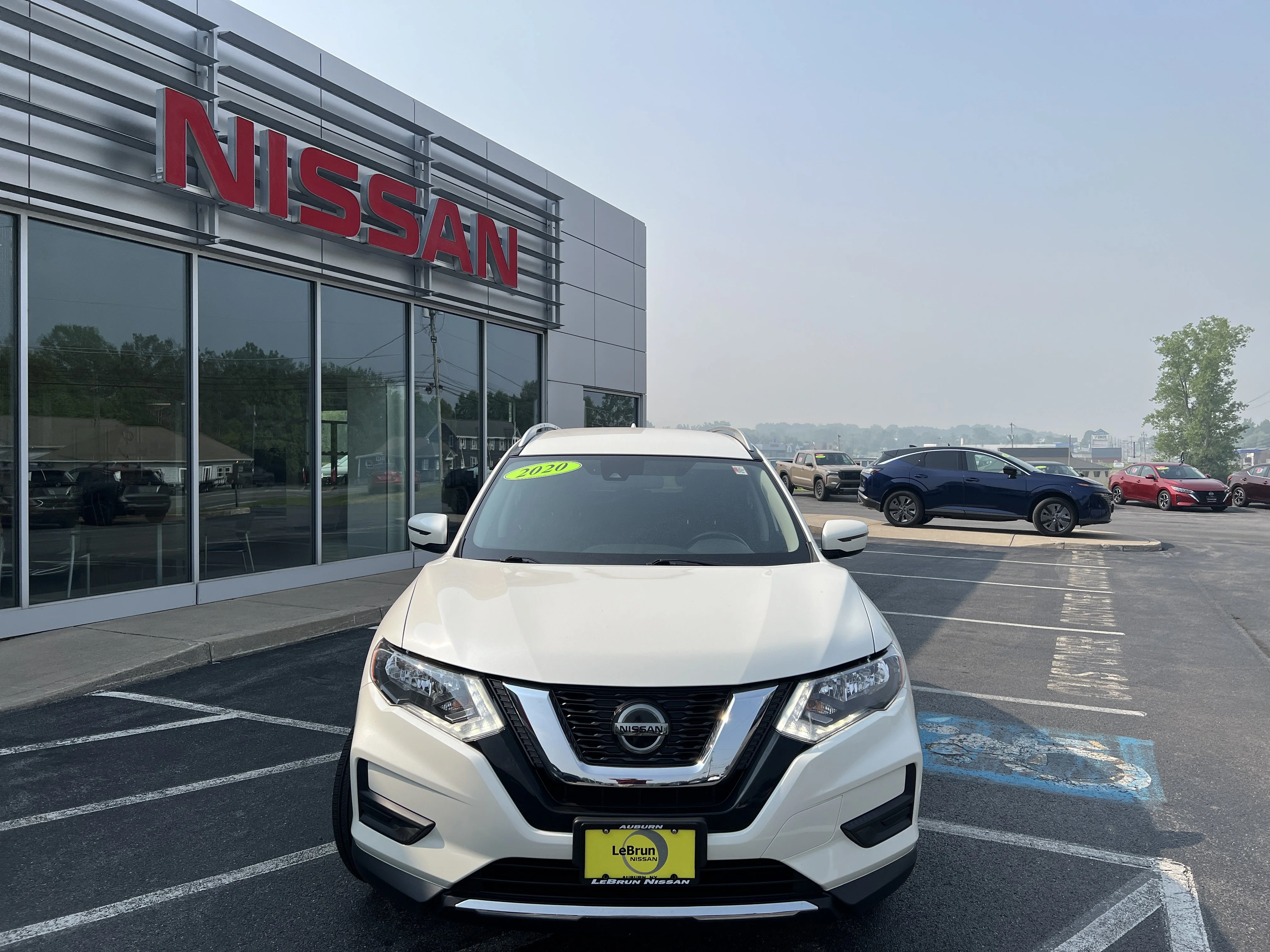 Used 2020 Pearl White Tricoat Nissan SV image 18