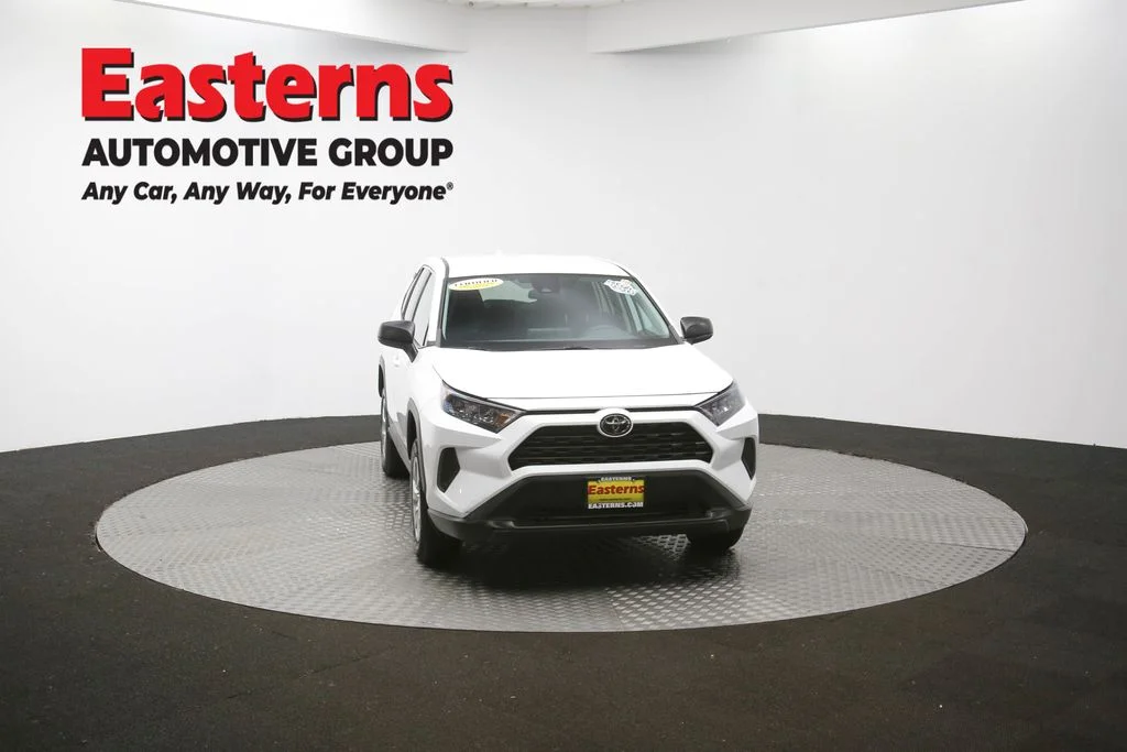 Used 2022 White Toyota LE image 49