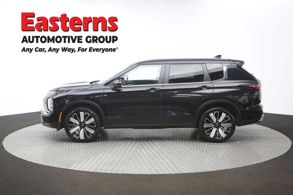 Used 2025 Black Mitsubishi SE image 61