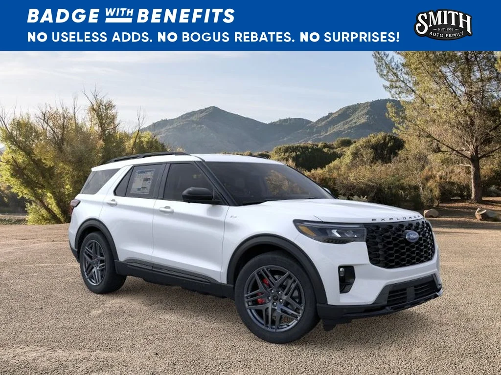 New 2026 Star White Metallic Tri-Coat Ford ST-Line image 8