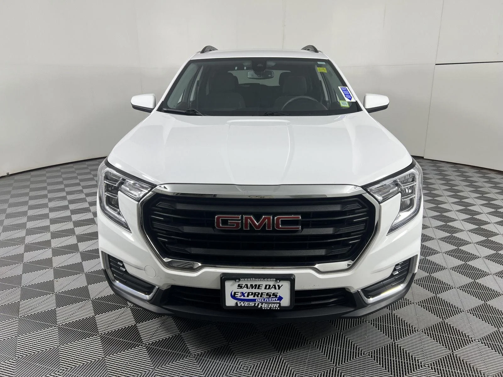 Used 2024 Summit White GMC SLE image 6