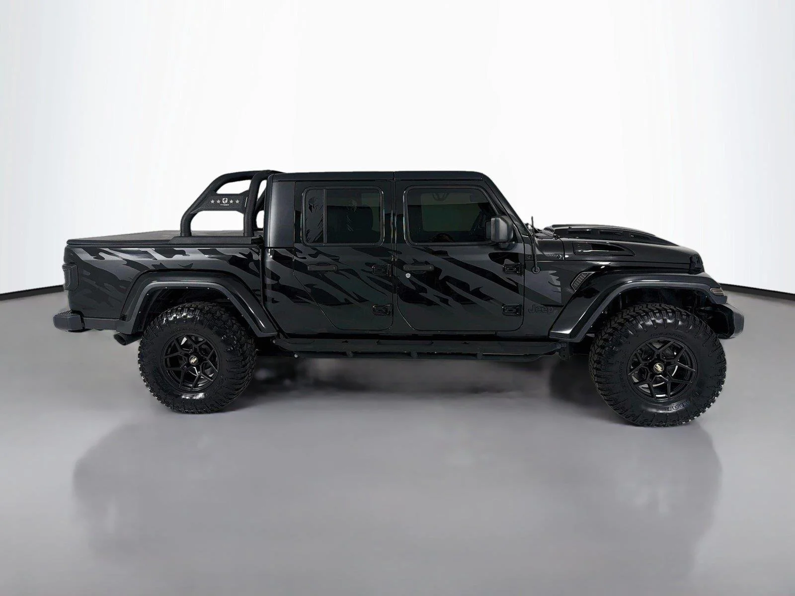 Used 2022 Black Clearcoat Jeep Sport S image 25