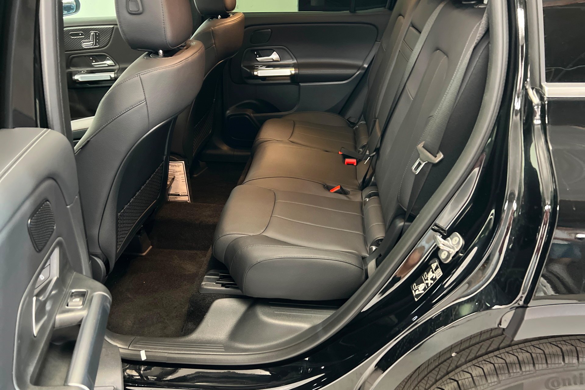 New 2026 Night Black Mercedes-Benz GLB 250 image 22