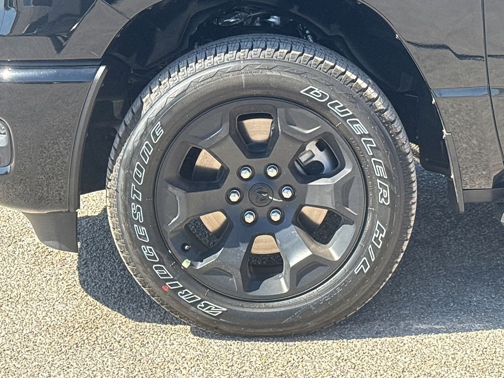 New 2026 Diamond Black Crystal Pearl-Coat Exterior Paint RAM  image 9