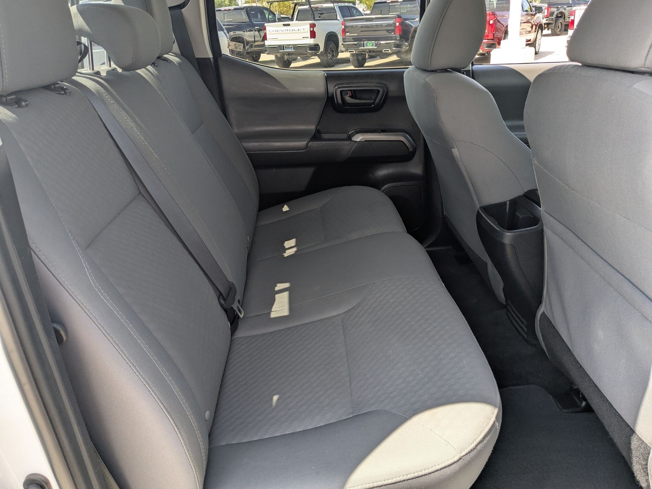 Used 2020 White Toyota SR5 V6 image 27