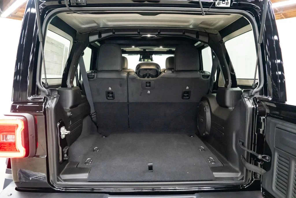 New 2026 Black Clear-Coat Exterior Paint Jeep Rubicon X image 8