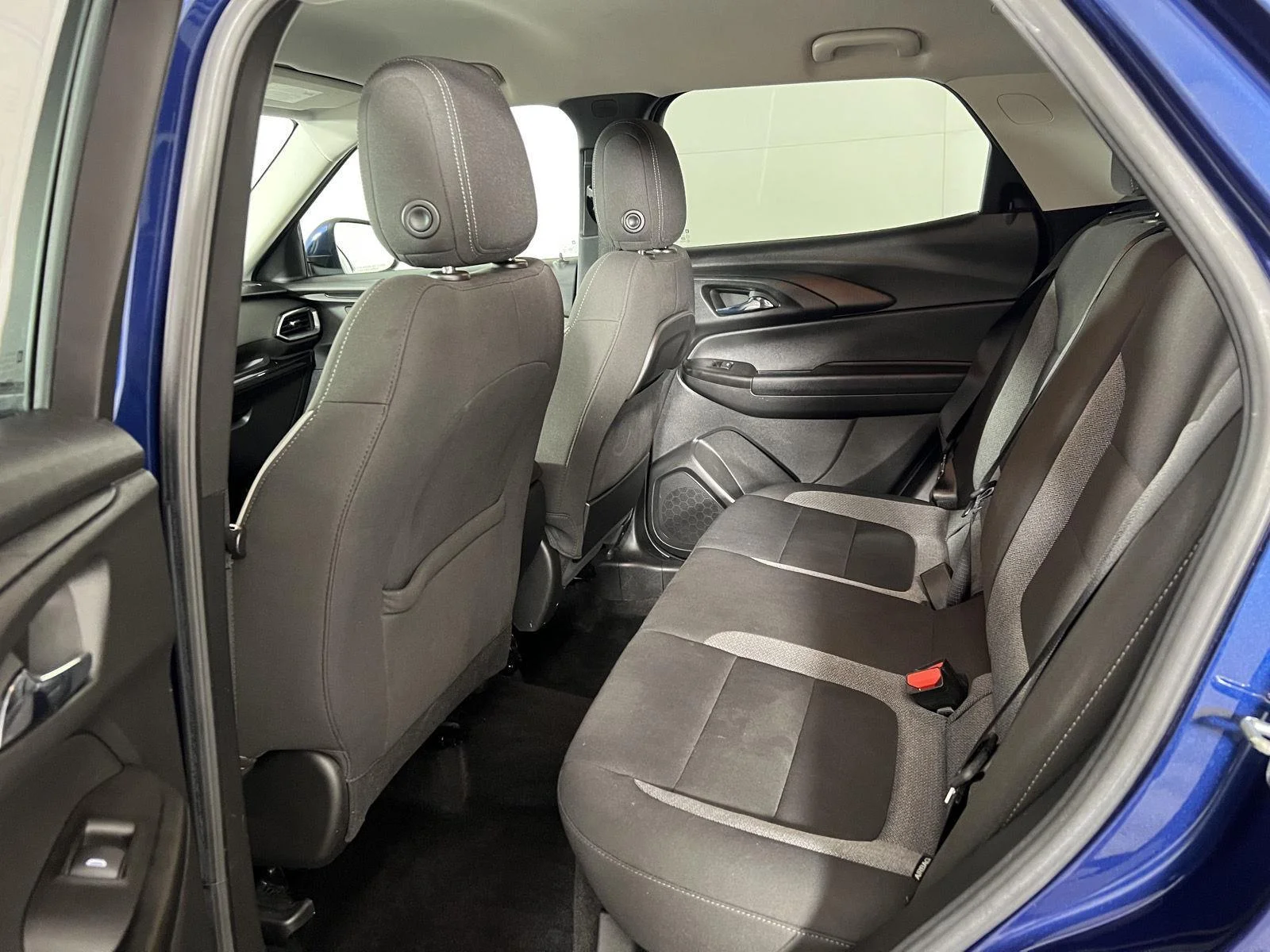 Used 2022 Blue Glow Metallic Chevrolet LT image 5