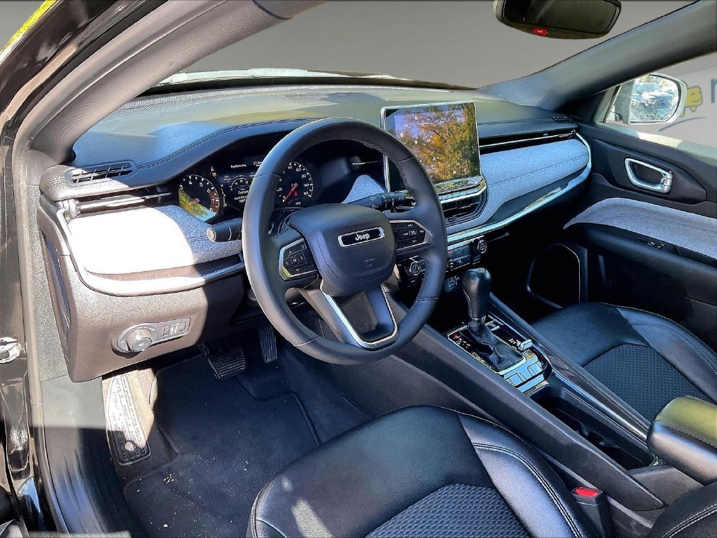 Used 2024 Black Jeep Latitude image 8