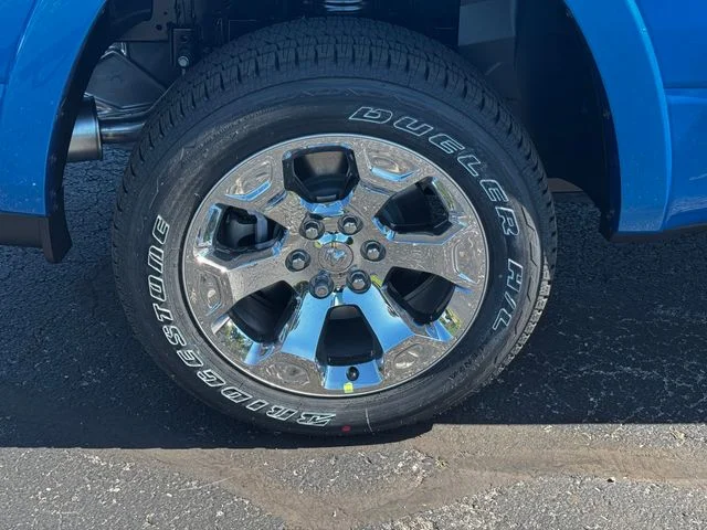 New 2026 Hydro Blue Pearl-Coat Exterior Paint RAM BIG HORN image 12