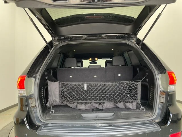 Used 2017 Diamond Black Crystal Pearlcoat Jeep Laredo image 8