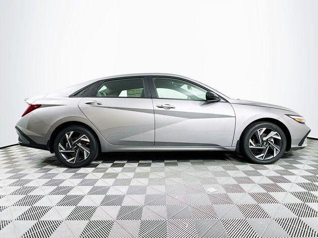 2025 Hyundai Elantra Blue - Photo 7