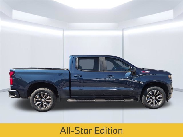 Used 2020 Blue Chevrolet RST image 9