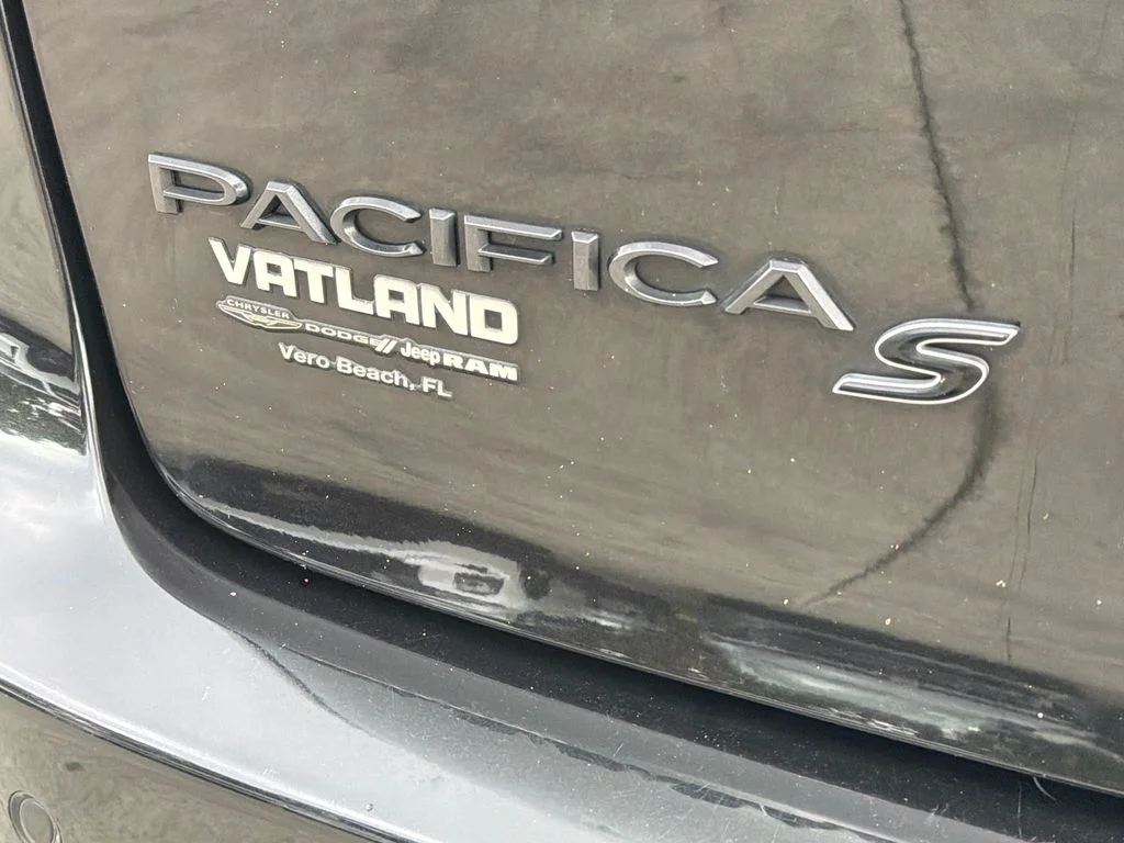 Used 2020 Black Chrysler Touring L Plus image 9