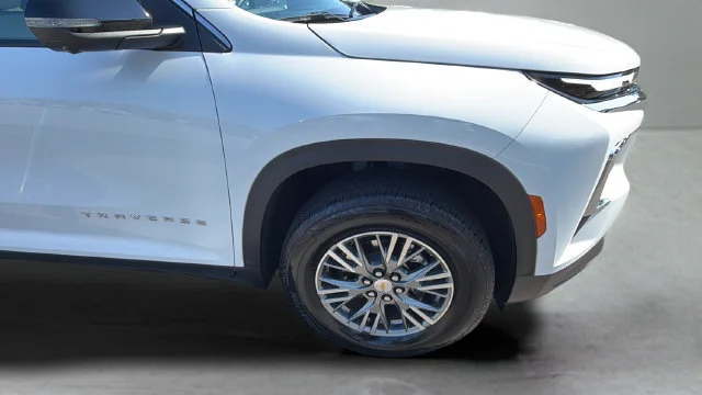 Used 2026 Summit White Chevrolet LT image 41