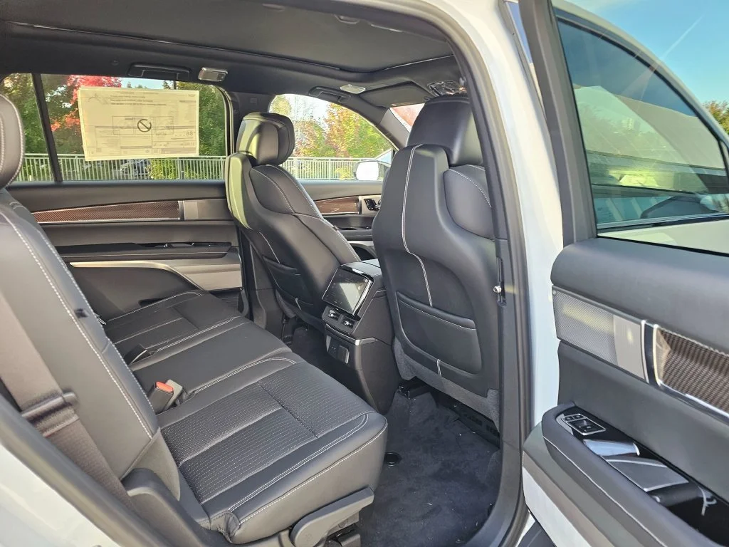 2027 Cadillac VISTIQ Sport - Photo 14