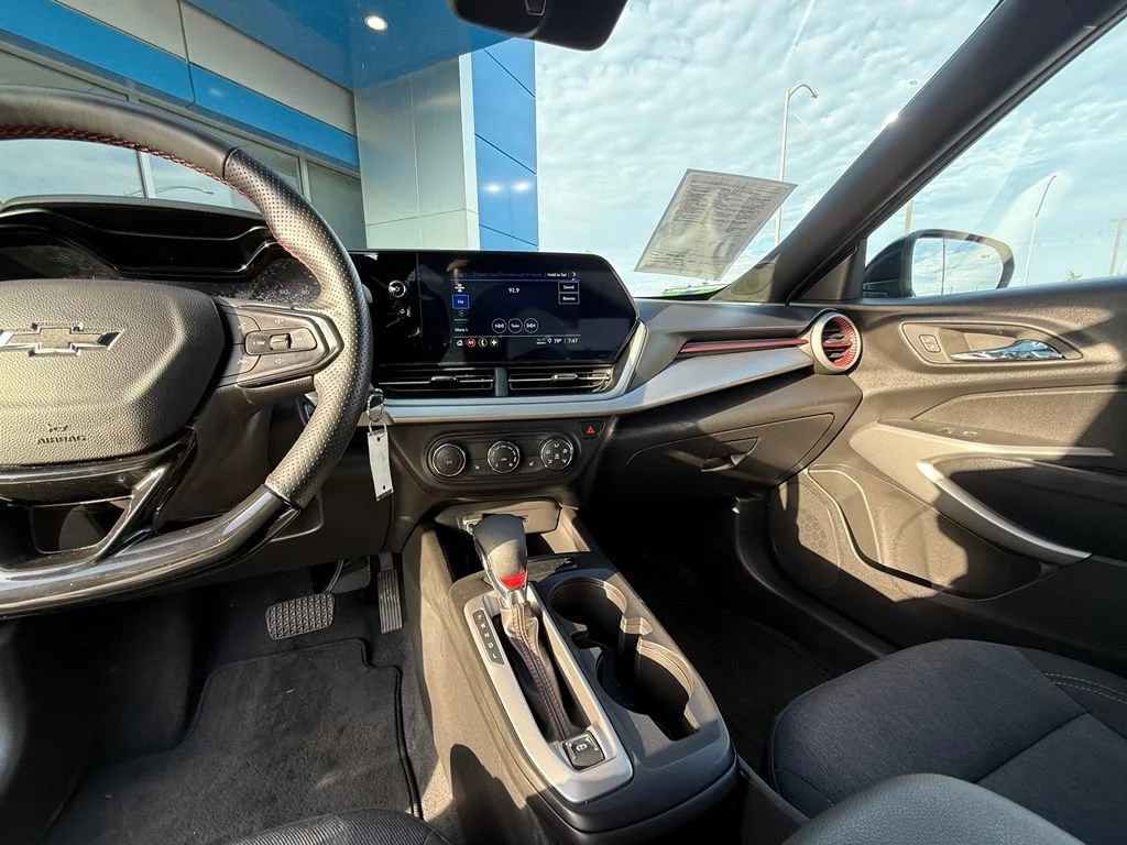 Used 2024 Fountain Blue Chevrolet 1RS image 23