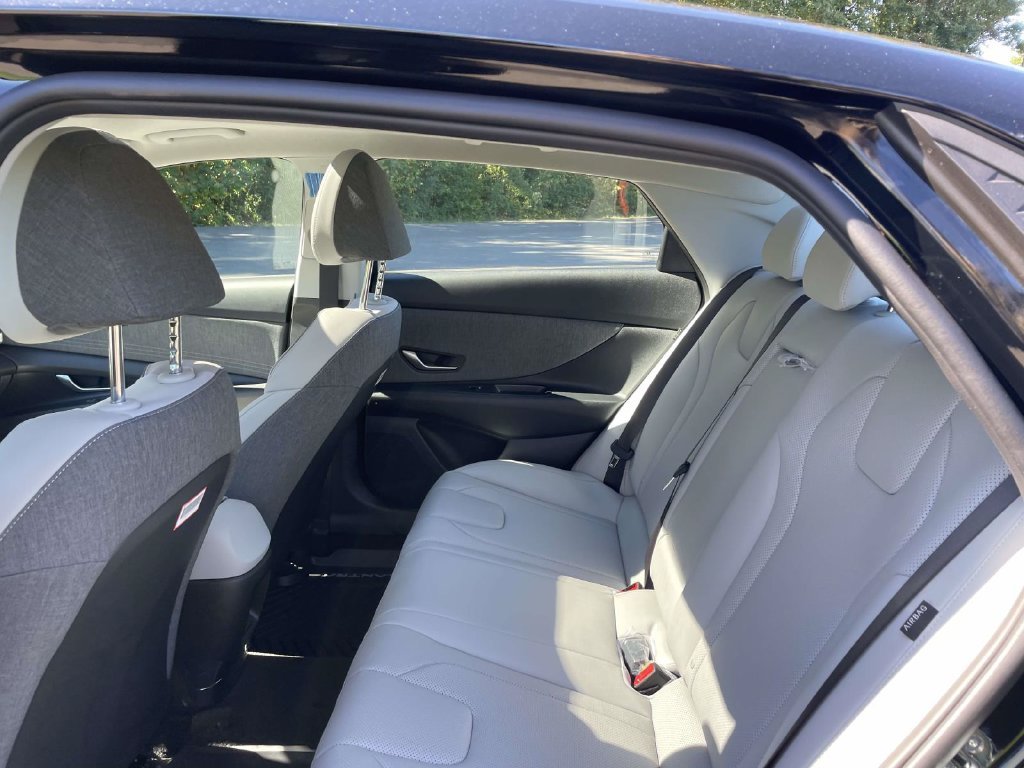 New 2026 Black Hyundai SEL Sport Plus image 10