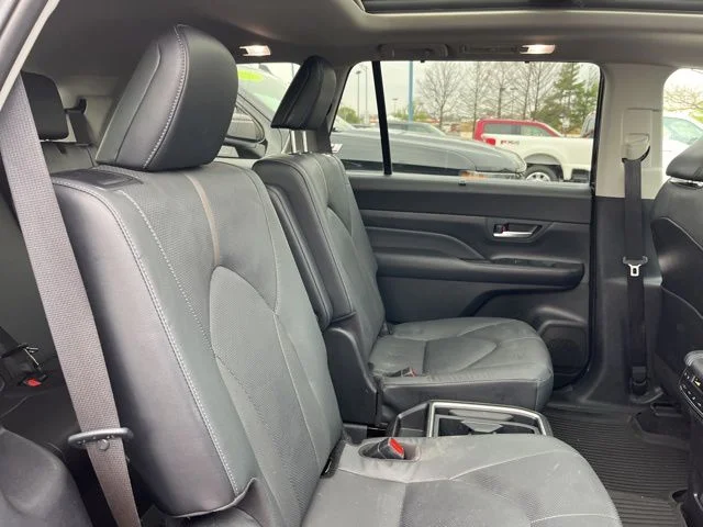 Used 2024 Black Toyota Platinum image 28